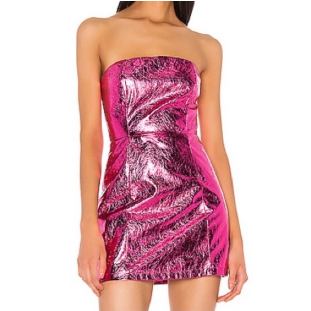 Pretty true to size but could also fit a small. Not available online anymore.